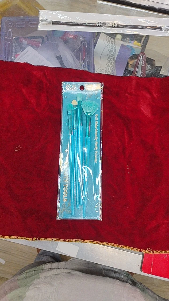 BYCSL MAKEUP BRUSH