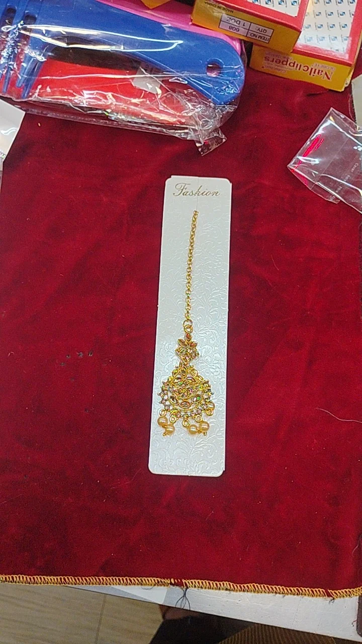 NETHTHI CHUTTI  GOLD